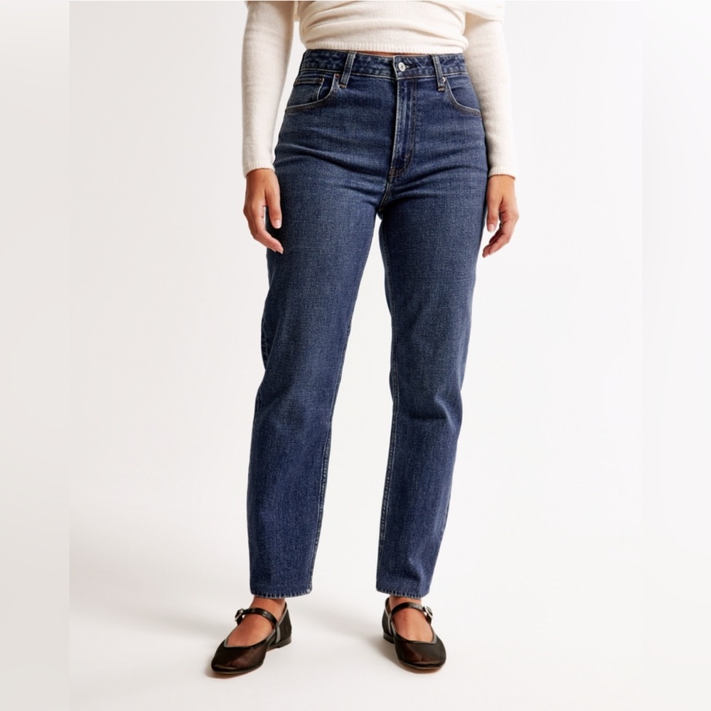 Abercrombie & Fitch Straight Leg High Rise Mom Jeans Curve Love